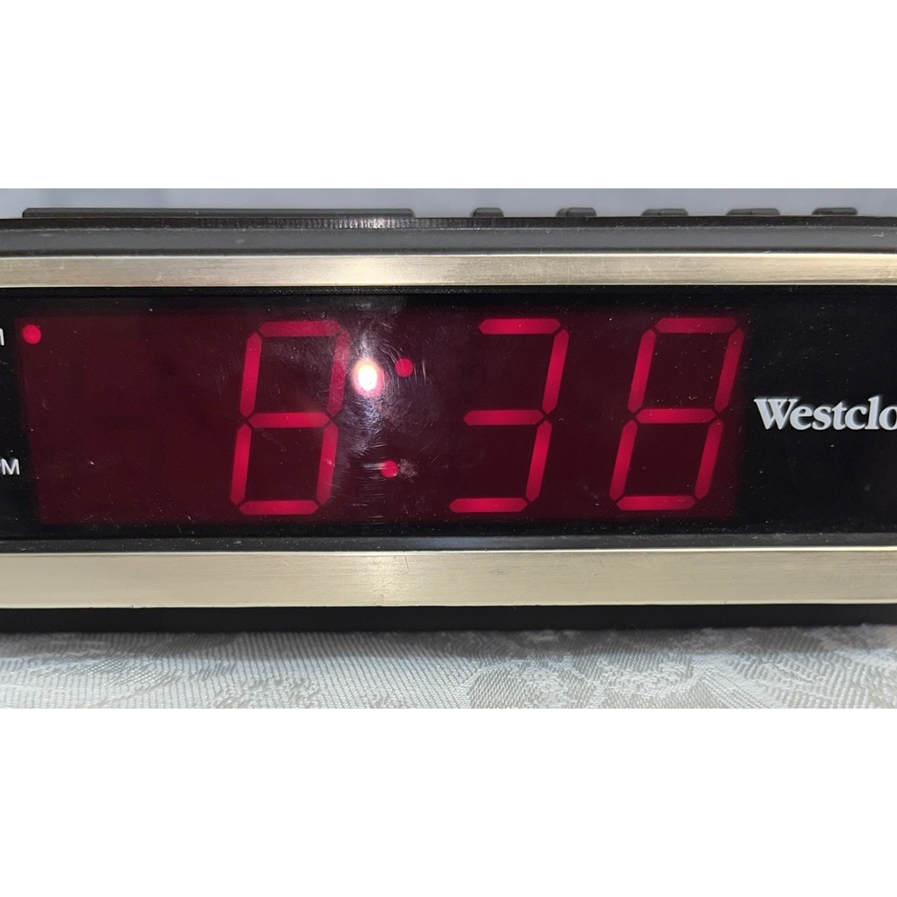 Westclox Vintage Digital Red LCD Alarm Clock‎ Wood Grain MODEL 22714 Works